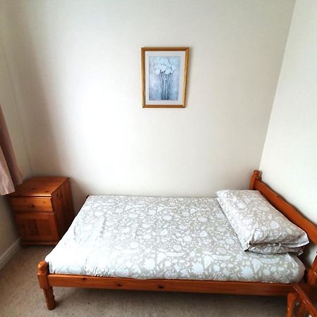 Friars Walk Houses With 2 Bedrooms, 2 Bathrooms, Fast Wi-Fi And Private Parking Ситингбърн Екстериор снимка