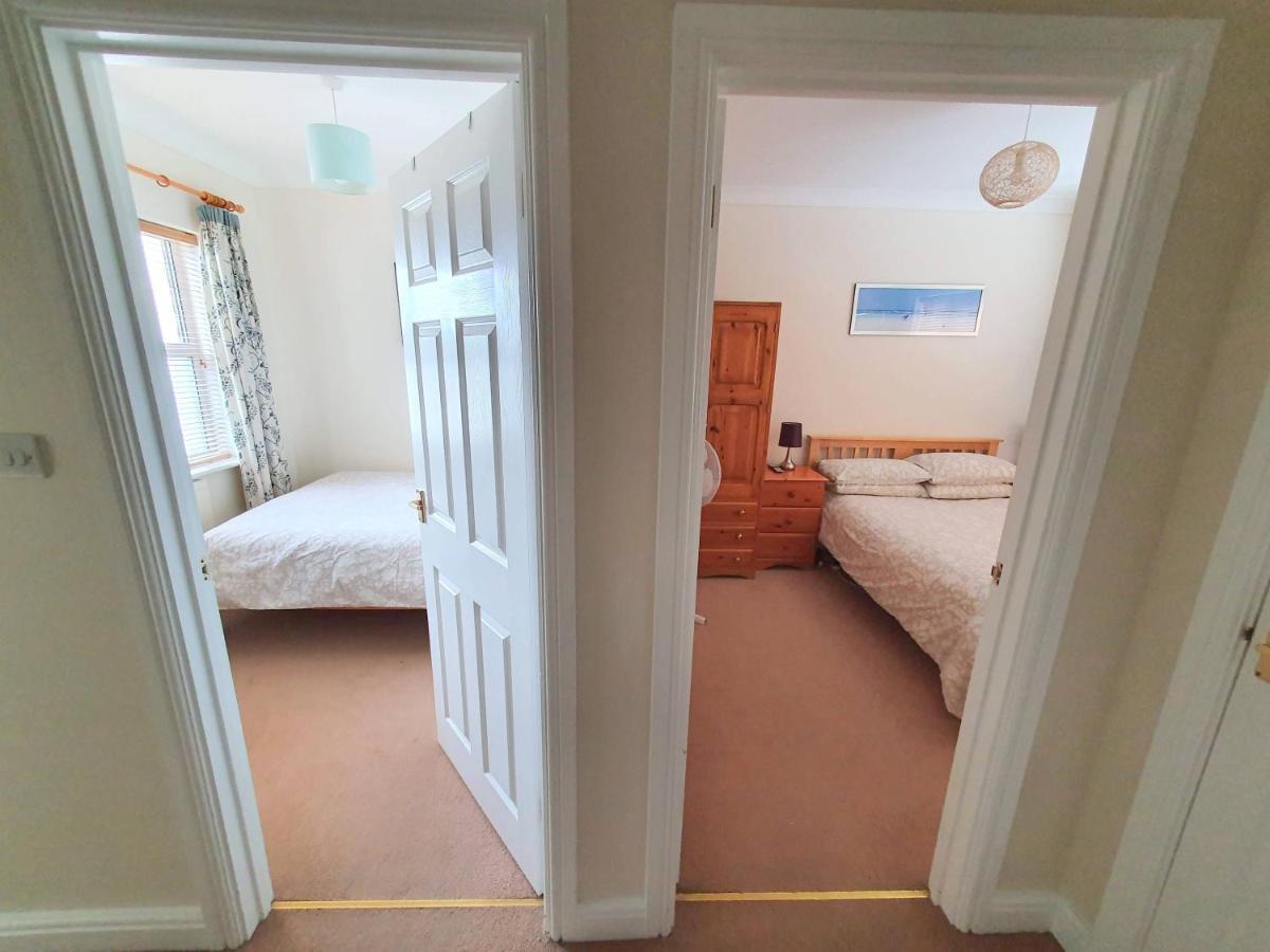 Friars Walk Houses With 2 Bedrooms, 2 Bathrooms, Fast Wi-Fi And Private Parking Ситингбърн Екстериор снимка