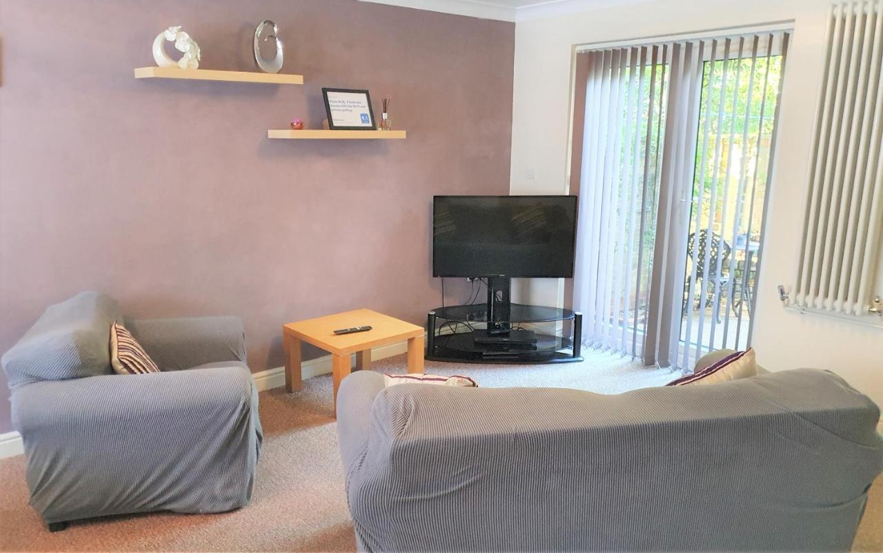 Friars Walk Houses With 2 Bedrooms, 2 Bathrooms, Fast Wi-Fi And Private Parking Ситингбърн Екстериор снимка