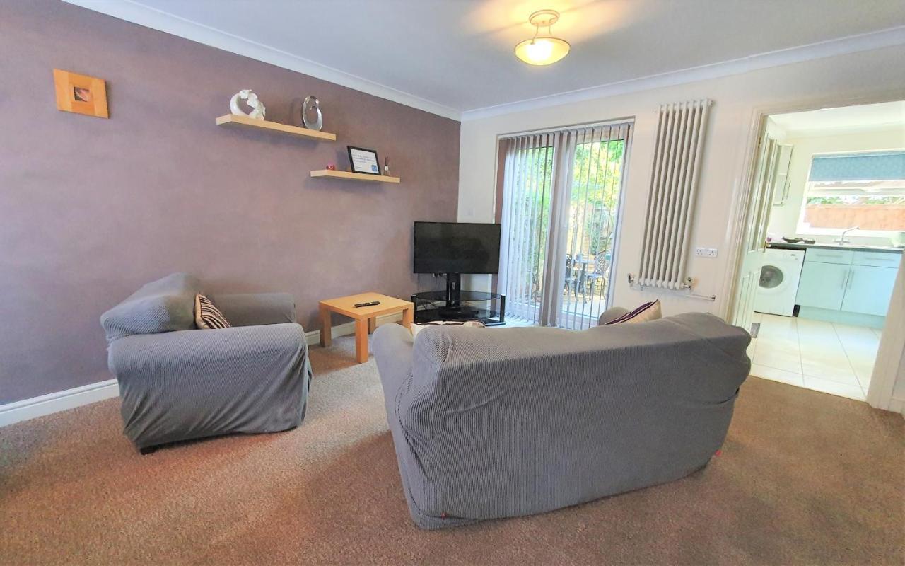 Friars Walk Houses With 2 Bedrooms, 2 Bathrooms, Fast Wi-Fi And Private Parking Ситингбърн Екстериор снимка