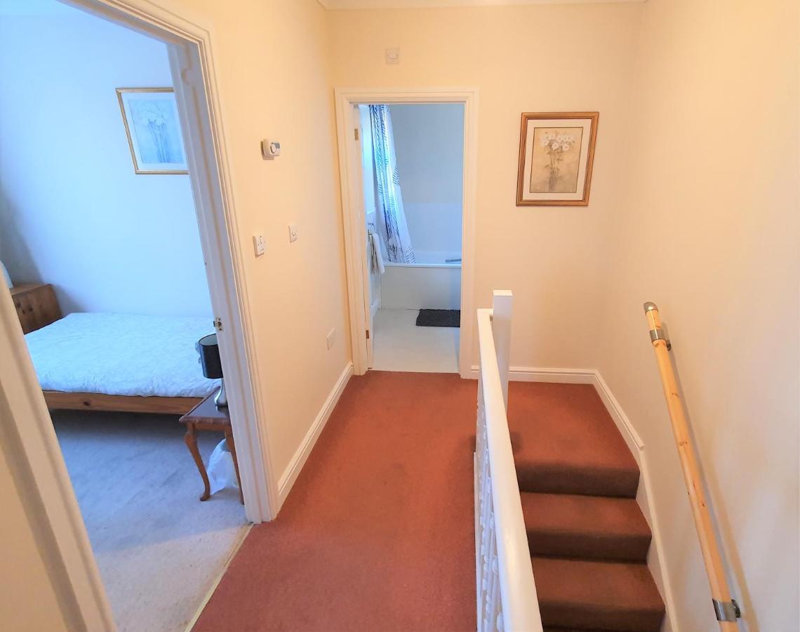 Friars Walk Houses With 2 Bedrooms, 2 Bathrooms, Fast Wi-Fi And Private Parking Ситингбърн Екстериор снимка