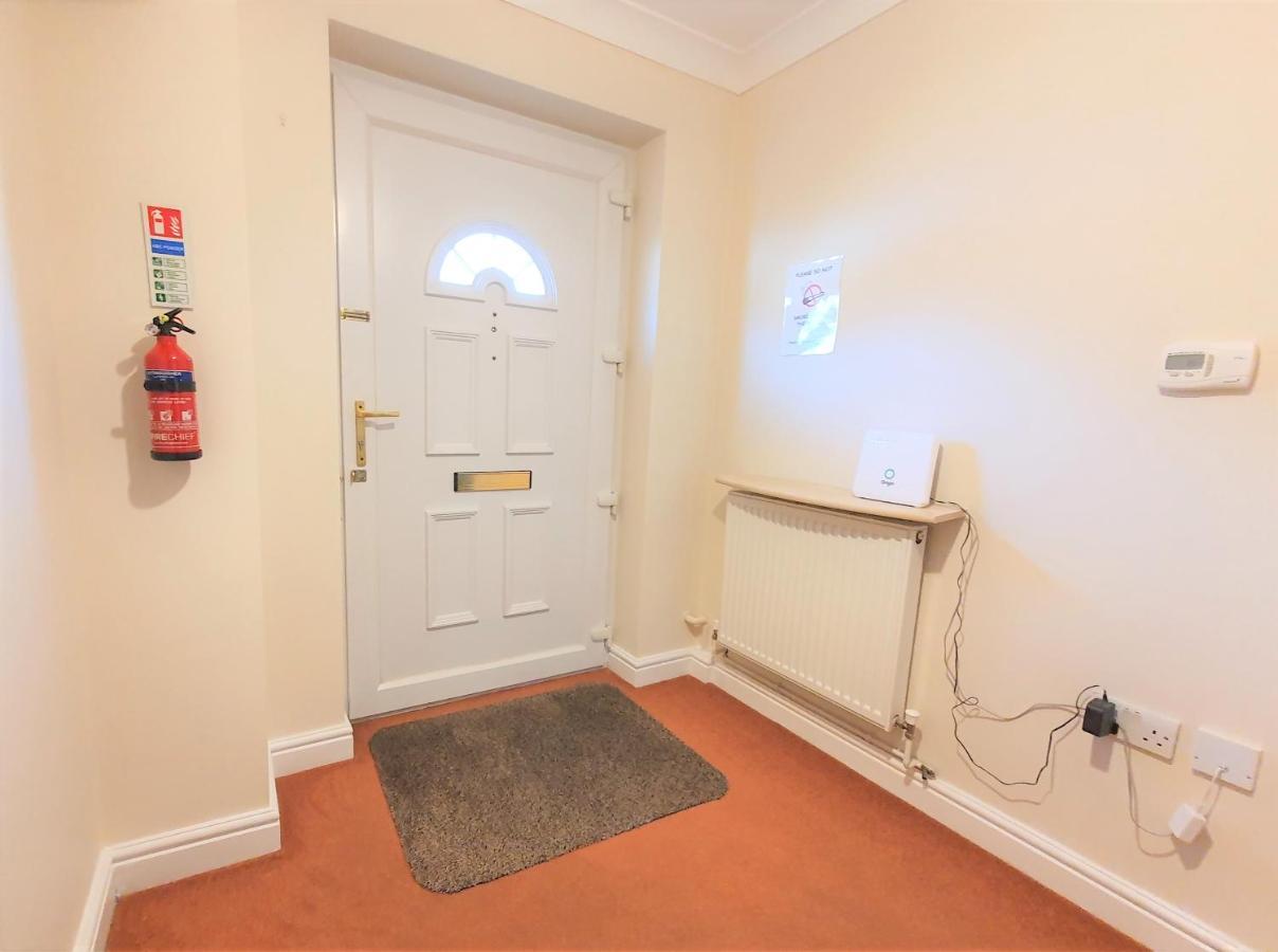 Friars Walk Houses With 2 Bedrooms, 2 Bathrooms, Fast Wi-Fi And Private Parking Ситингбърн Екстериор снимка
